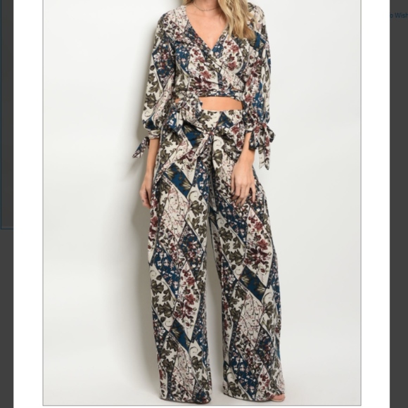 Tops - 🆑 Cream Boho Floral Top & Pants Set